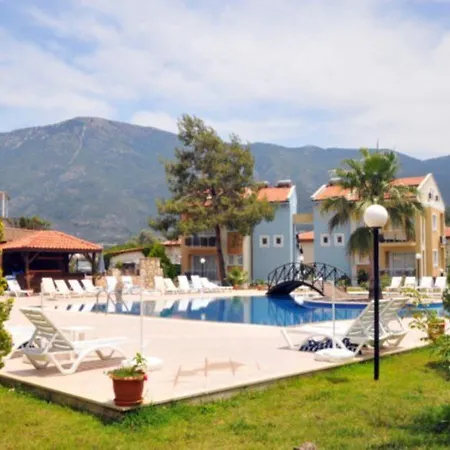 מלון Deska Hisar Garden