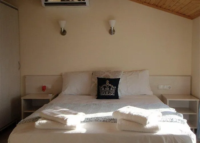 Deska Hisar Garden מלון *